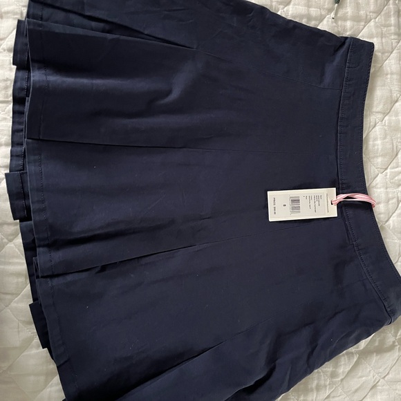 Vineyard Vines. Brand new Twill skirt. Size 8. - Picture 2 of 2